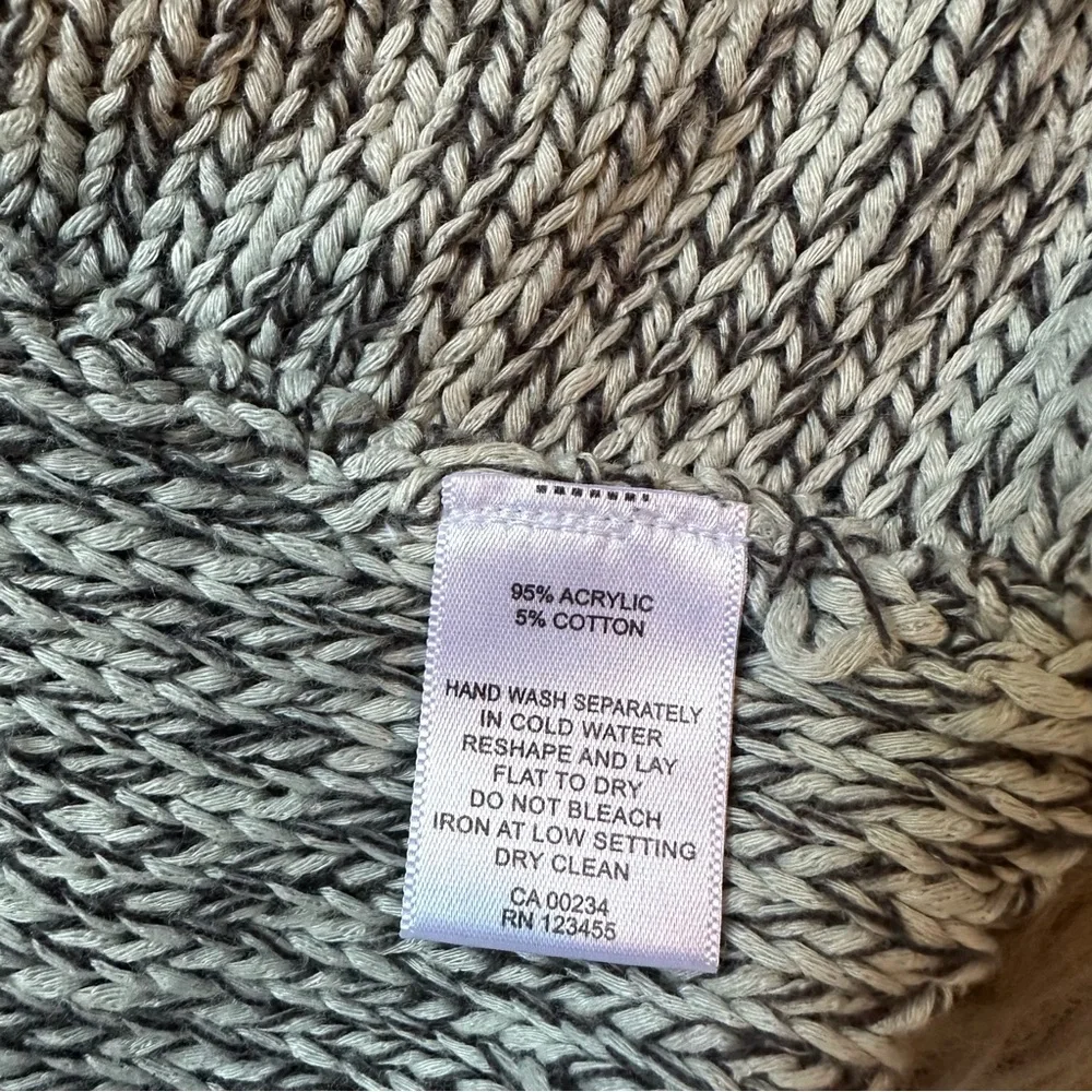 Design Lab Sweater - Picture 5 of 6